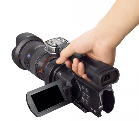 sony-nex-vg900e-hand-2