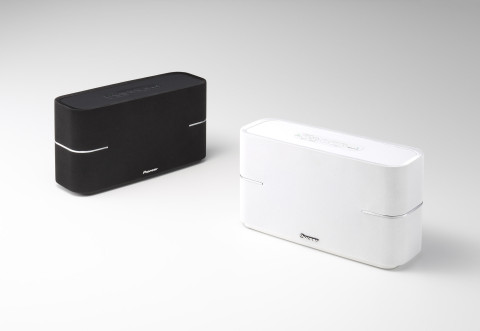 XW-BTS1 har trådløs bluetooth-lyd, men ingen iPod-dokk.