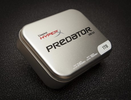 Kingston HyperX Predator kommer i et tillitvekkende etui av aluminium.