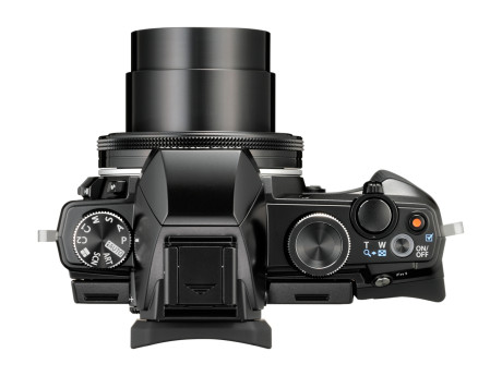 Det åpenbare speilreflekskamera-designet, gjør Olympus beste kompaktkamera meget brukervennlig.