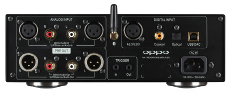 På baksiden sitter flere digitalinnganger i tillegg til analog RCA og XLR.