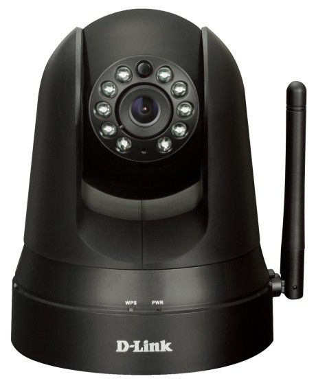 DCS-5010L panoreres og tiltes automatisk, og holder oversikten over større rom.