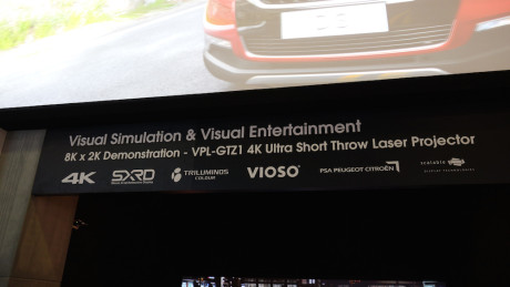 Sony demonstrerte med to VPL-GTZ1 projektorer ved siden av hverandre med tilsammen 8192 x 2160 piksler.
