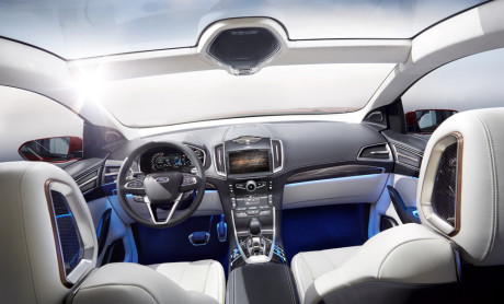 **Embargoed until 12:01 a.m. EST on Wednesday, Nov. 20, 2013** Ford Edge Concept: The interior of Ford Edge Concept is open and airy, with a level of craftsmanship and material quality that consumers around the world will appreciate.