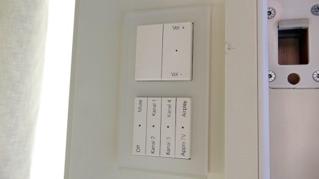 ...som kildevalg og lydnivå opp og ned.