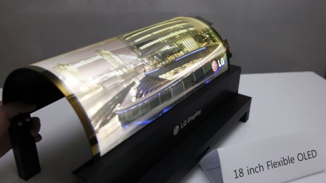 Fleksible, sammenleggbare OLED-skjermer kan bli en realitet om få år. Foto: LG