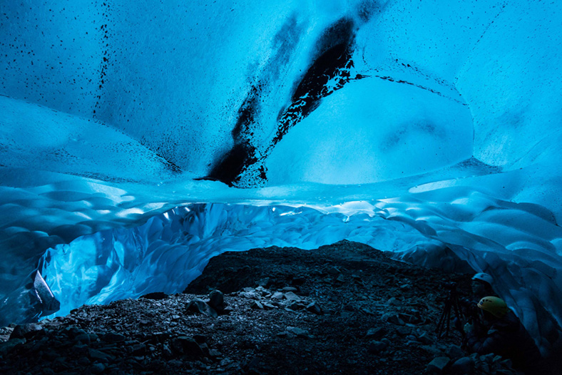 Sony_Guides_Ice_Caves-2