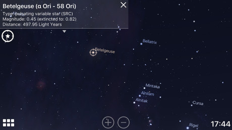 Trykk på himmelobjektet og få opp informasjon. For eksempel at Betelgeuse er en pulserende variabel SRC (supergigant), 497,95 lysår unna.  (Foto: Stellarium)