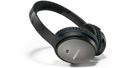 Bose QuieComfort 25 er meget effektive i å kansellere støy utenfra. Men lydkvaliteten ellers er middelmådig. Hvem vet - kanskje vi kan droppe dem når flyene blir elektriske? (Foto: Bose)