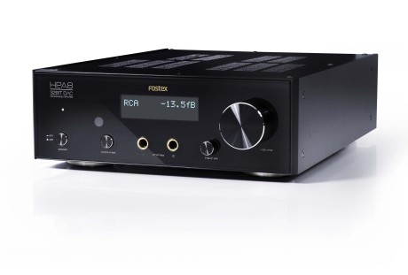 Med både analoge og digitale inn- og utganger, er Fostex HP-A8 en komplett hodetelefonforsterker med DAC. (Foto: Produsenten)