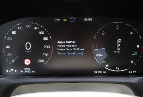 I Volvo XC90 og noen andre biler, kan du også få CarPlay-info i instrumentpanelet. Foto: Lasse Svendsen