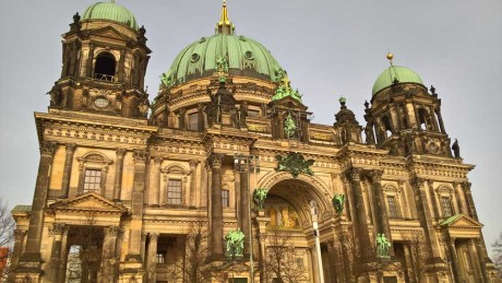 Fotografert med Lumia 650 ser domkirken i Berlin ut som et nikotinplaster.