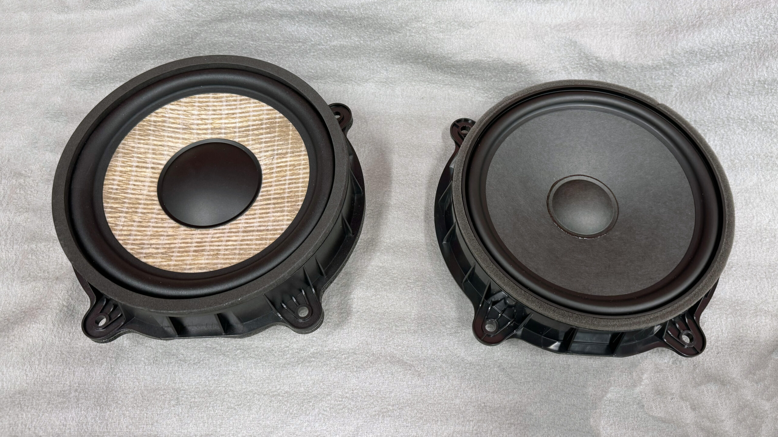 Focal IW T3Y 200 bass vs Tesla original