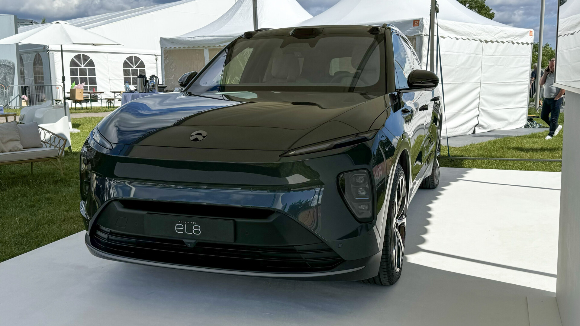 NIO EL8 front