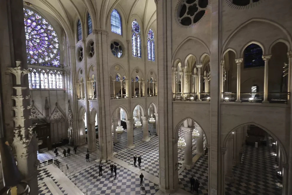 Notre Dame inside after restoration - photo Christophe Petit Tesson AP