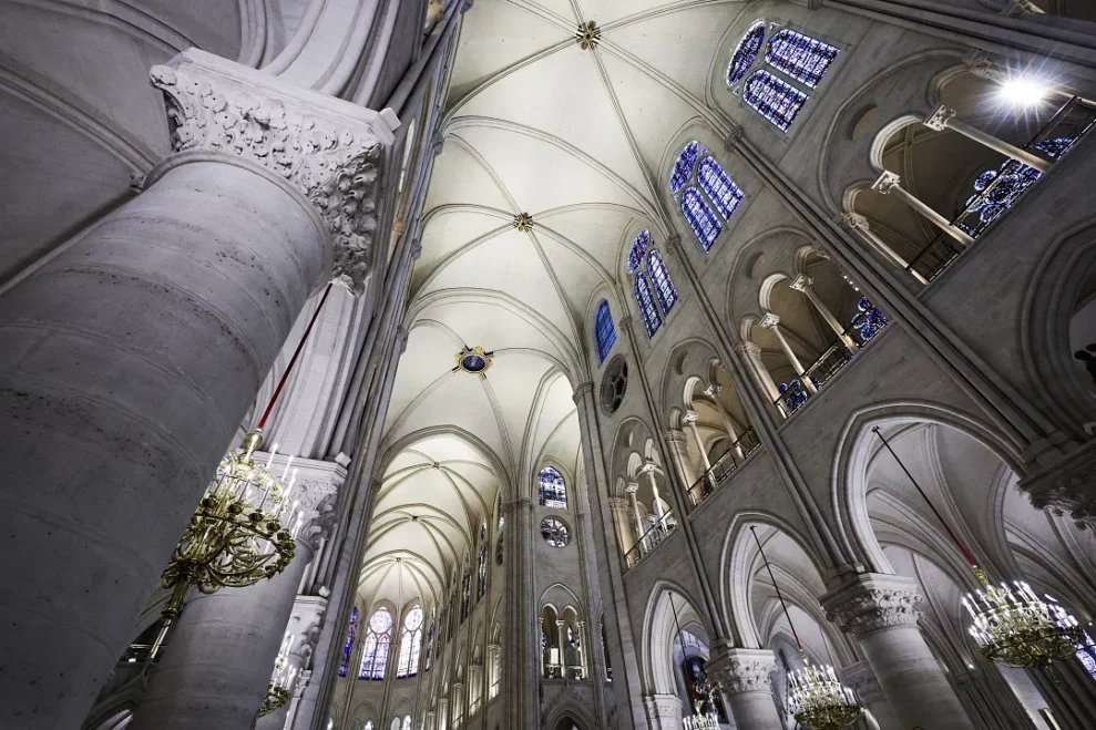 Notre Dame inside after restoration - photo Stephane de Sakutin AP