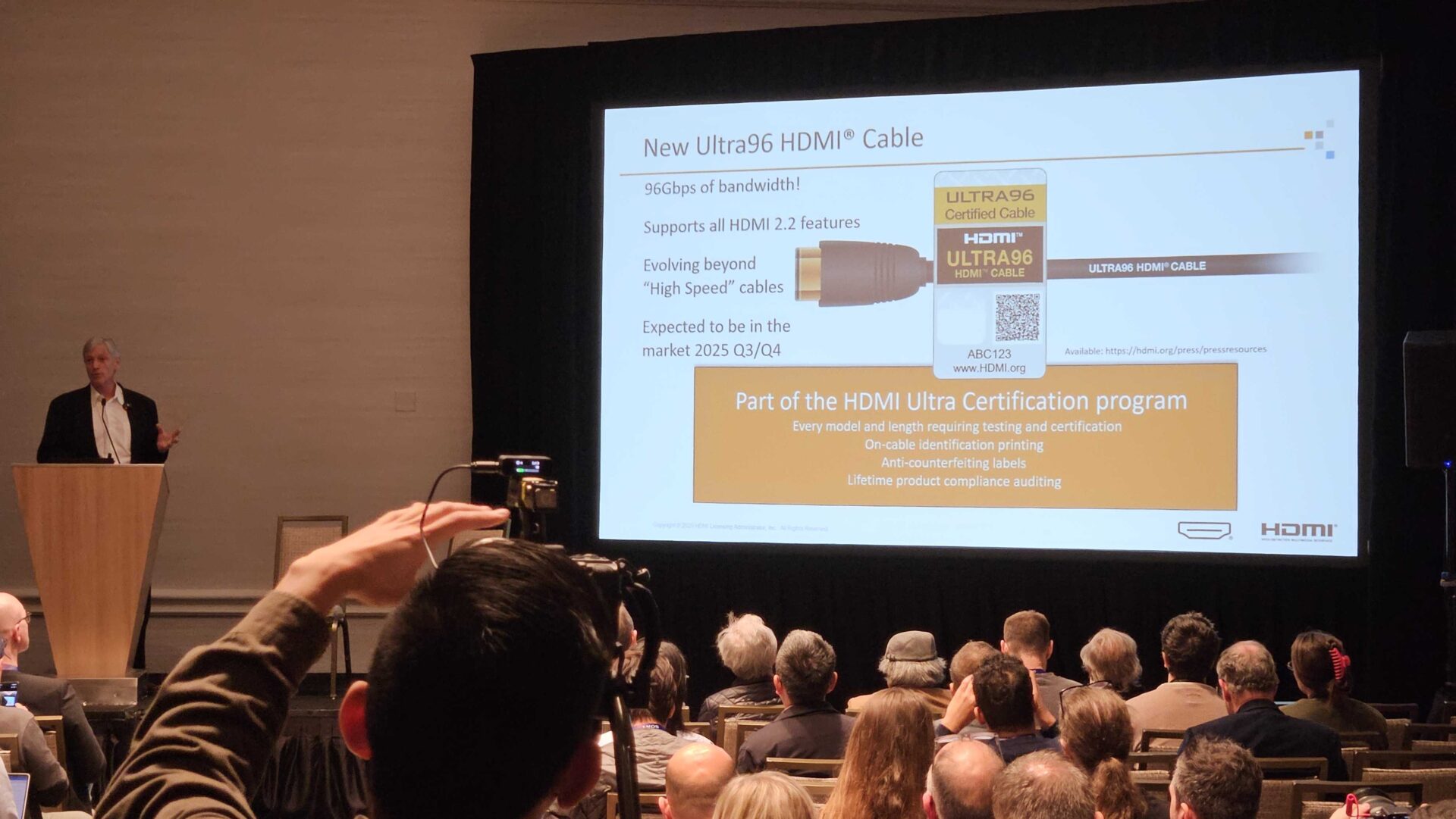 CES 2025: Ny HDMI 2.2-standard dobler båndbredden til 96Gbps – og krever ny kabel