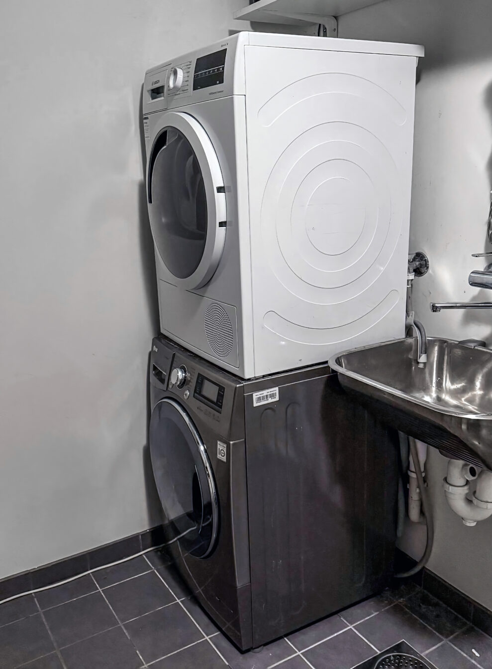 LG washer & dryer on tip