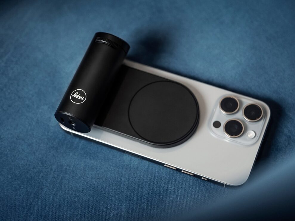 Leica Lux Grip for iPhone 1