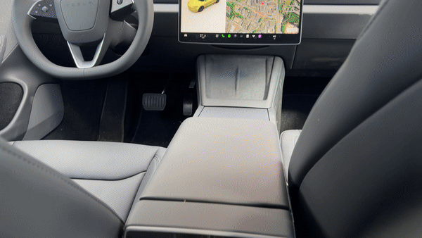 Tesla Model 3 RWD backseat screen