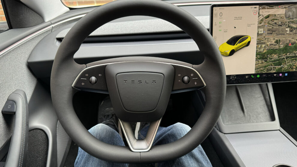 Tesla Model 3 RWD steeringwheel